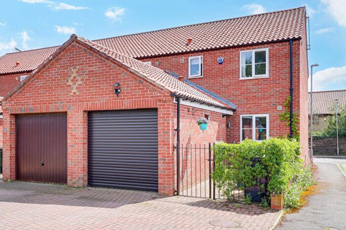 3 Bedroom End Of Terrace House For Sale In Blacksmiths Court, Papplewick, NG15