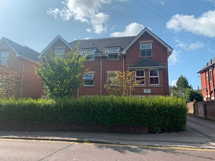 2 Bedroom Flat To Rent In Richmond Park Road, Bournemouth, BH8