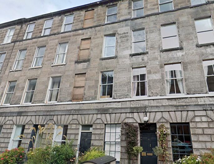 3 Bedroom Flat To Rent In Montague Street, Newington, Edinburgh, EH8