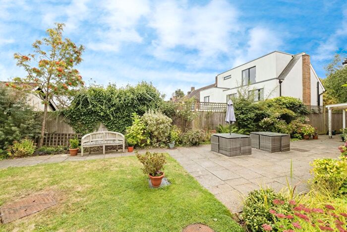 1 Bedroom Flat For Sale In Devereux Court, - Snakes Lane West, Woodford Green, Essex, IG8