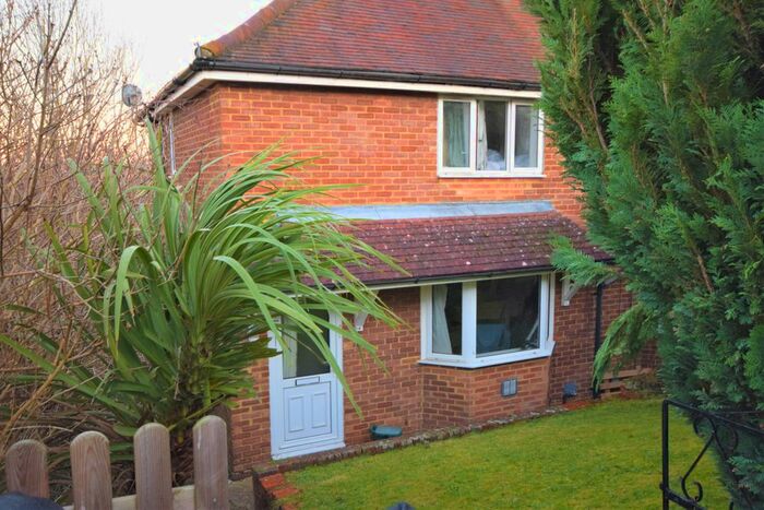 Studio To Rent In Hillspur Road, Guildford, GU2