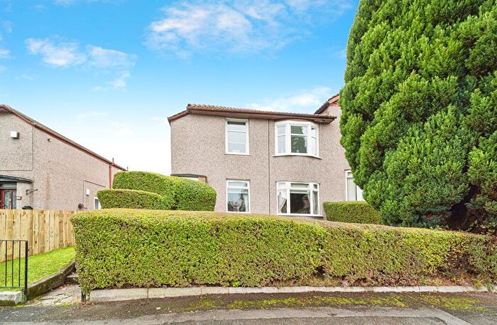 3 Bedroom Flat For Sale In Castlemilk Road, Glasgow, G44