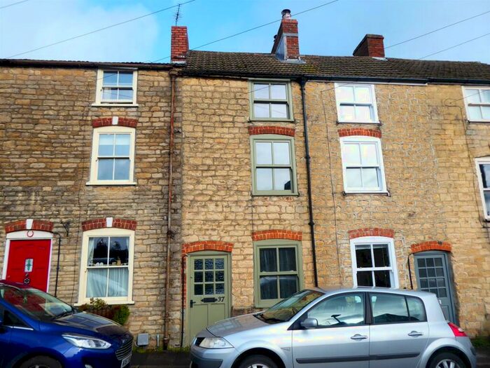 2 Bedroom Cottage To Rent In Gloucester Street, Wotton-Under-Edge, GL12