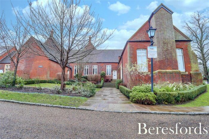 2 Bedroom Duplex For Sale In Myers Court, The Galleries, CM14