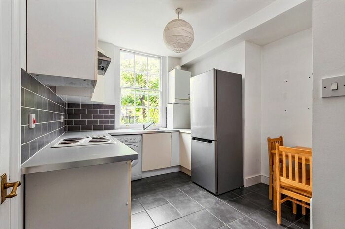 Studio To Rent In New North Road, Islington, London, N1