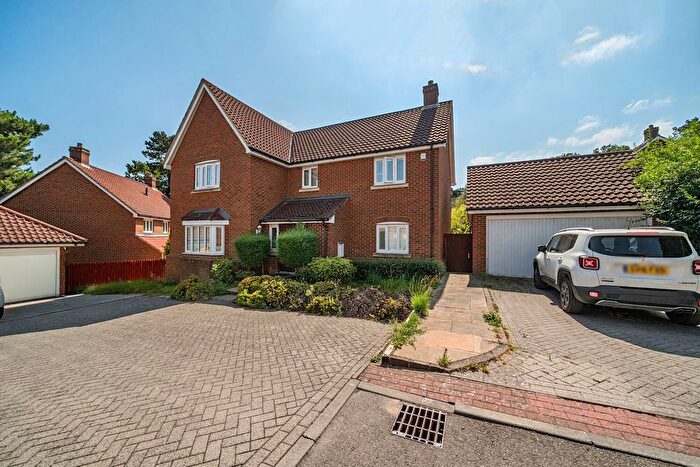 5 Bedroom Detached House For Sale In Gardenia Road, Bromley, BR1