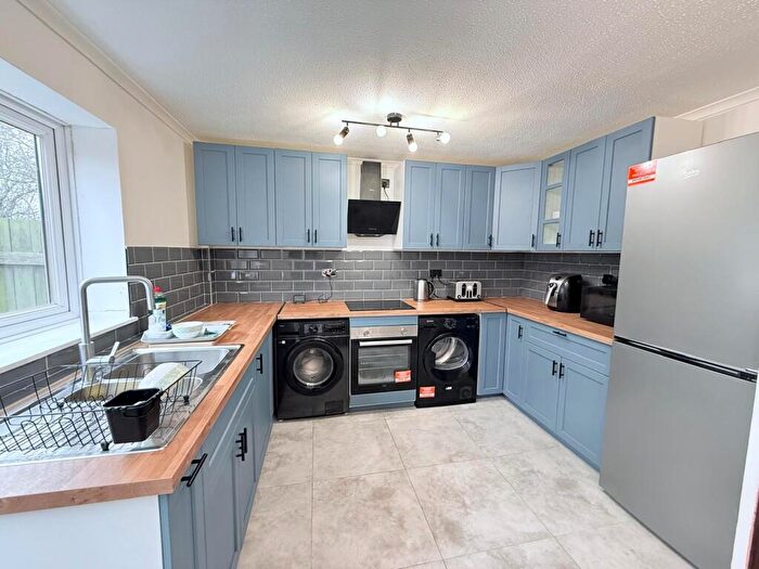 3 Bedroom House To Rent In Hodgkin Close, Nottingham, NG11