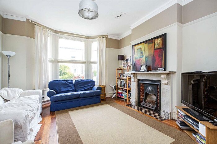4 Bedroom Semi-Detached House To Rent In Fernlea Road, London, SW12