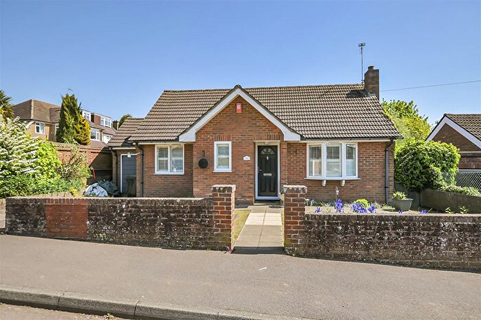 2 Bedroom Detached Bungalow For Sale In Ruscombe Drive, Park Street, St. Albans, AL2