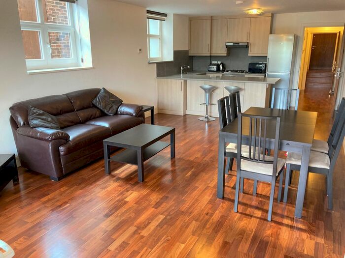 1 Bedroom Flat To Rent In Very Near North Road River Area, Brentford Kew Borders, TW8