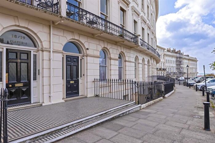3 Bedroom Flat To Rent In Adelaide Crescent, Hove, BN3