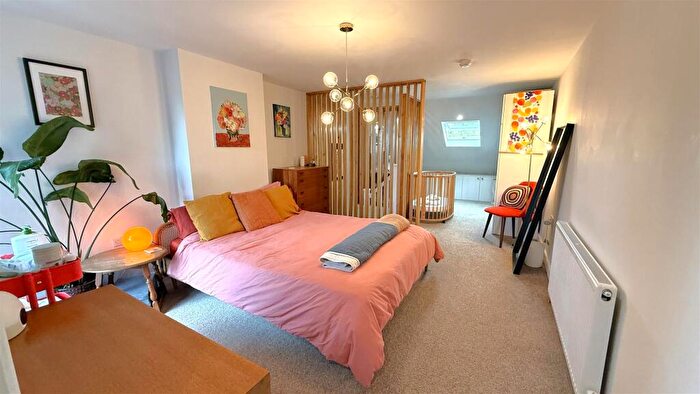 3 Bedroom Terraced House For Sale In Midland Road, Cotteridge, Birmingham, B30