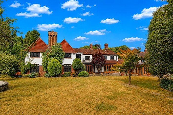 6 Bedroom Detached House For Sale In The Highway, South Sutton, SM2