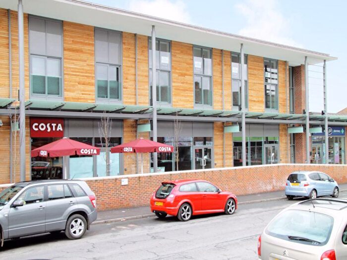 1 Bedroom Flat To Rent In Stockbridge Road, Winchester, Hampshire, SO22