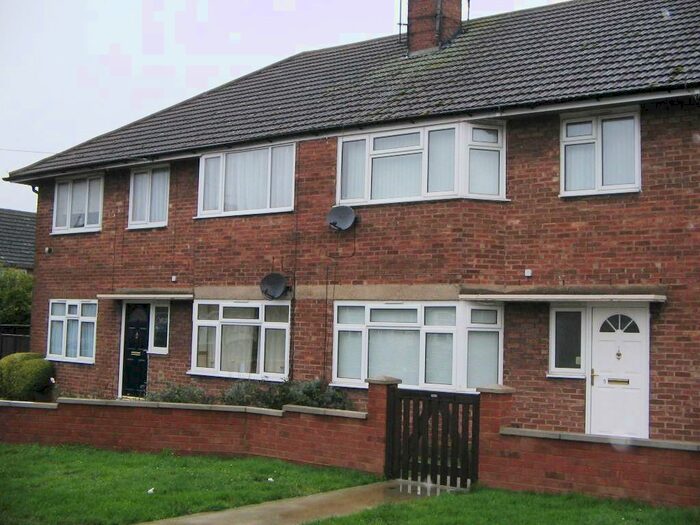 2 Bedroom Ground Flat To Rent In Gloucester Crescent, Rushden, Northamptonshire, NN10
