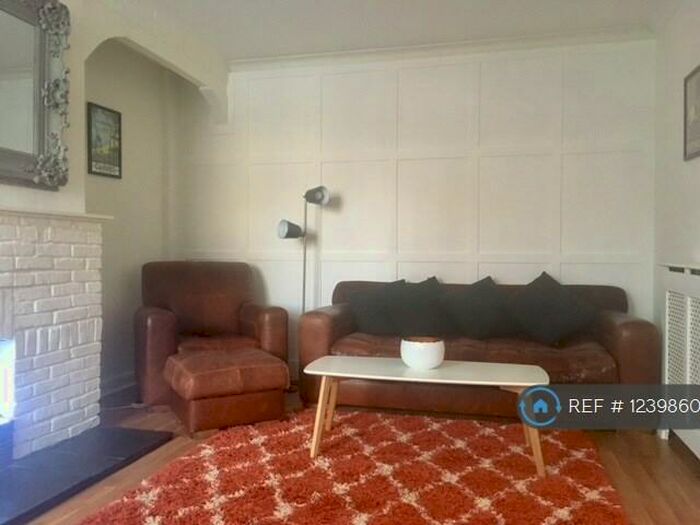 4 Bedroom Semi-Detached House To Rent In Newbegin Road, Norwich, NR1