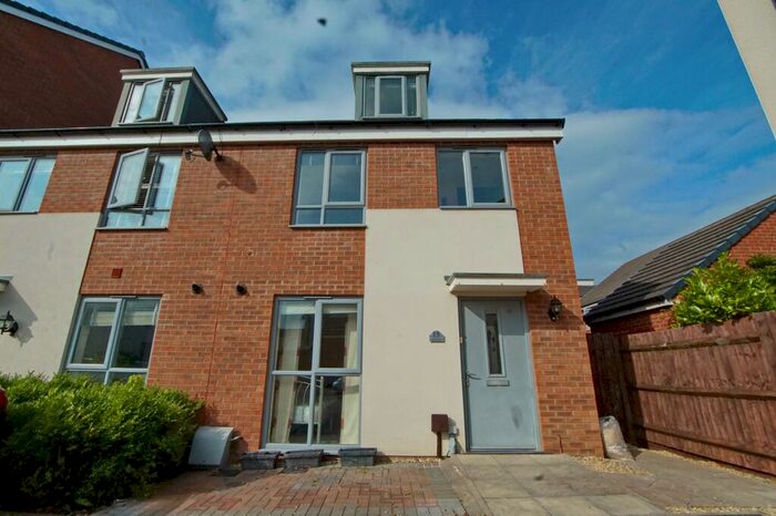 6 Bedroom Town House To Rent In Barnwood, Cheswick Village, Bristol, BS16