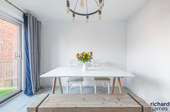 4 Bedroom Detached House For Sale In The Willows, Highworth, Highworth, SN6