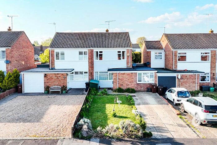 3 Bedroom Terraced House For Sale In Ilbury Close, Shinfield, RG2
