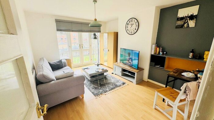 1 Bedroom Flat To Rent In Chindit House, Burma Road, Newington Green, N16