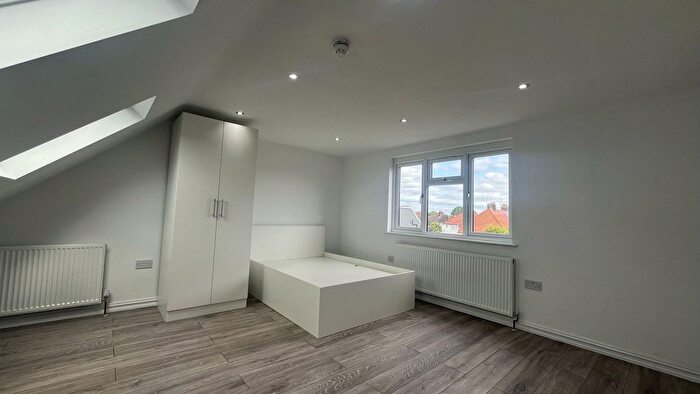 Property To Rent In Hunters Grove, Hayes, UB3