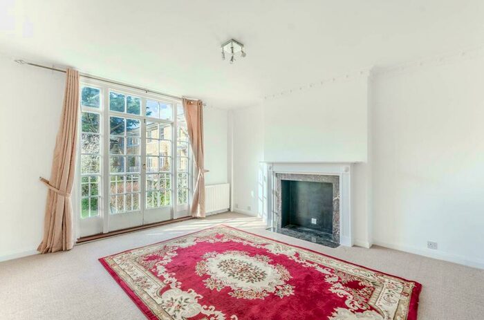 4 Bedroom Terraced House To Rent In Langford Green, Denmark Hill, London, SE5