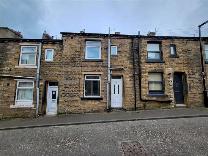 1 Bedroom Terraced House To Rent In Thomas Street West, Savile Park, Halifax, HX1