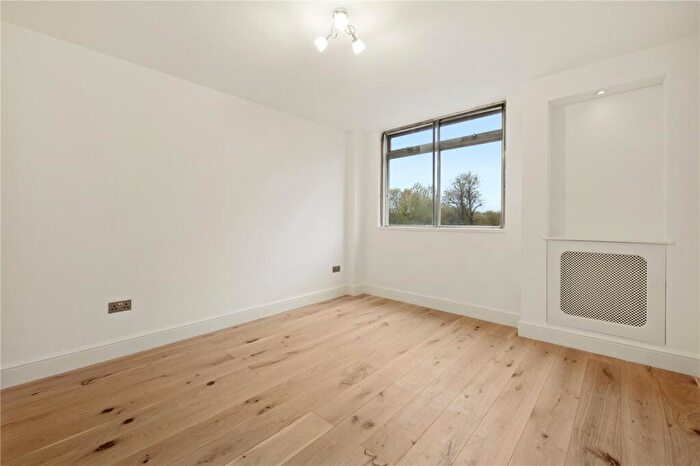2 Bedroom Flat To Rent In Century Court, Grove End Road, NW8