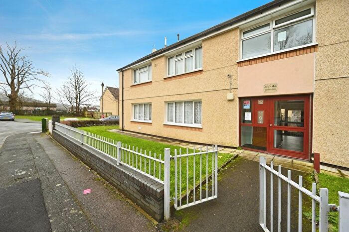 3 Bedroom Flat For Sale In Glanfelin Flats, Hawthorn, Pontypridd, CF37