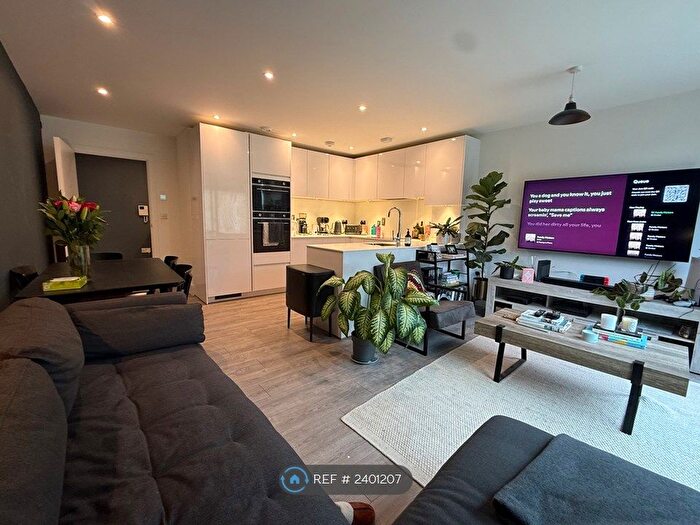 2 Bedroom Flat To Rent In Old Lodge Lane, Purley, CR8
