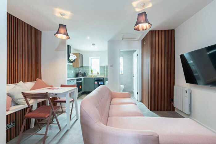 1 Bedroom Flat For Sale In Tewkesbury Road, Cheltenham, GL51