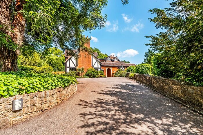 2 Bedroom Flat For Sale In Redwood House, Pilgrims Way, Westerham, Kent, TN16