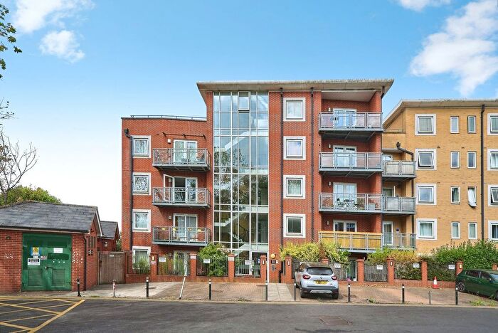 1 Bedroom Flat For Sale In Kirkdale Road, London, E11