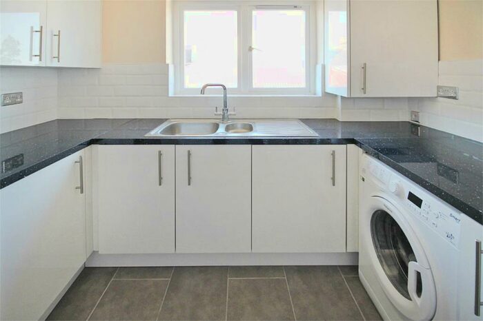 3 Bedroom Flat To Rent In Rugby Avenue, Wembley, HA0