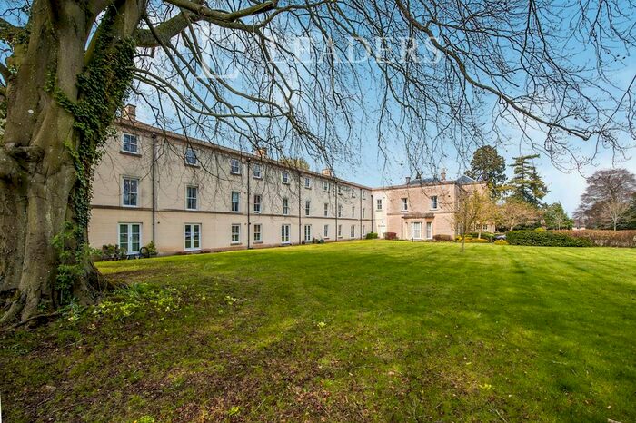 2 Bedroom Flat To Rent In Chesterton Lane, Cirencester, GL7