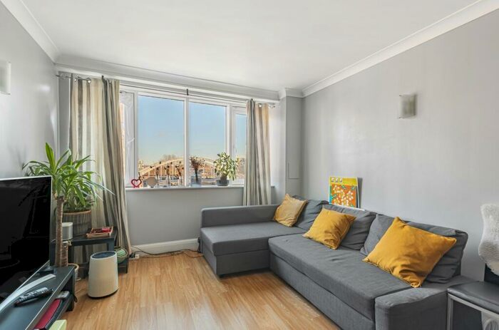 2 Bedroom Apartment To Rent In Baltic Place, Haggerston, London, N1