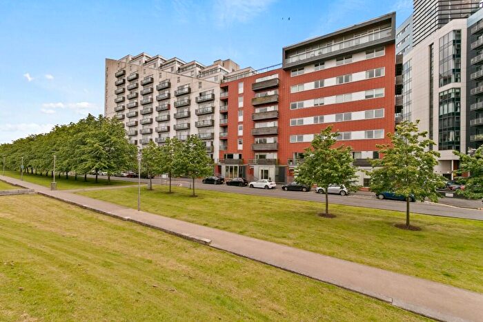 2 Bedroom Flat To Rent In Glasgow Harbour Terraces, Glasgow, G11