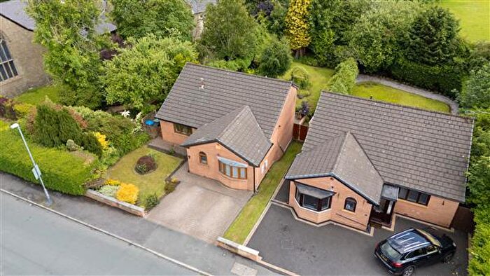 3 Bedroom Detached House For Sale In St. Peters Avenue, Rossendale, BB4