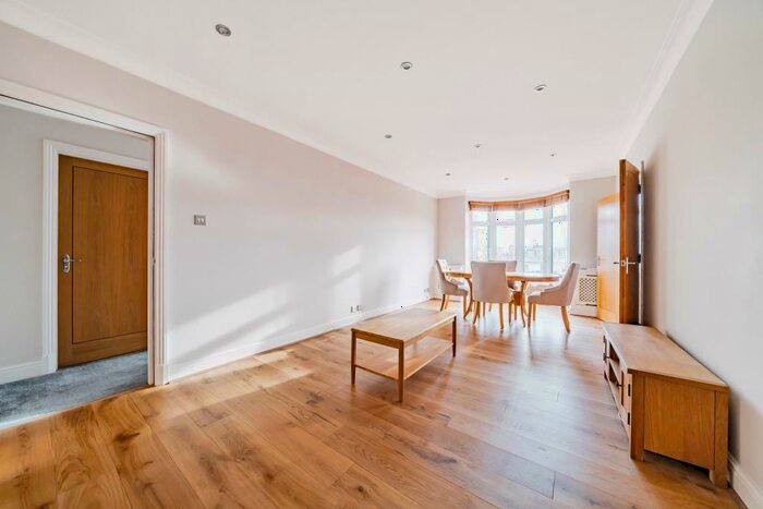 2 Bedroom Apartment To Rent In William Court, St Johns Wood, NW8