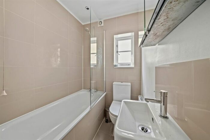 1 Bedroom Flat For Sale In Disraeli Road, London, SW15