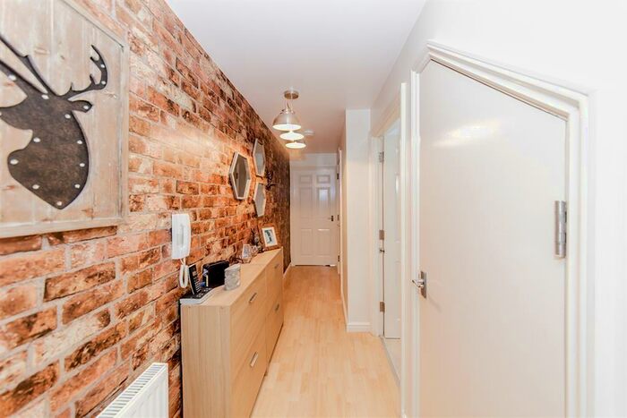 1 Bedroom Flat To Rent In Oxford Road, Worthing, BN11