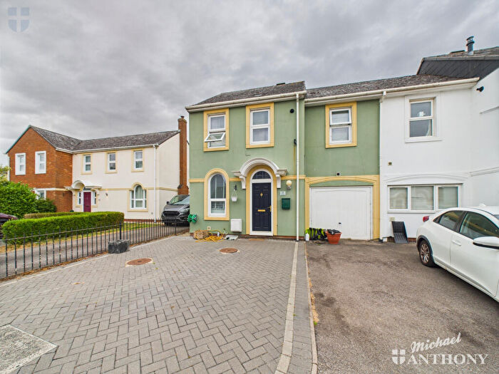 3 Bedroom End Of Terrace House For Sale In The Comfrey, Aylesbury, HP19