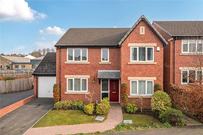 4 Bedroom Detached House For Sale In Round Hill Road, Pudsey, West Yorkshire, LS28