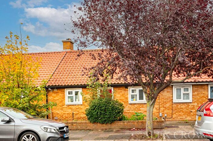 1 Bedroom Terraced House For Sale In Claremont Street, Edmonton, N18