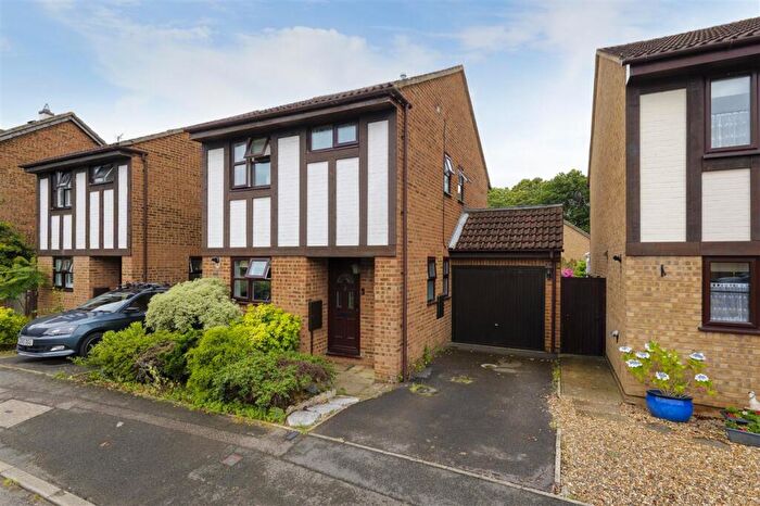 3 Bedroom Detached House For Sale In Henley Fields, Grove Green, ME14