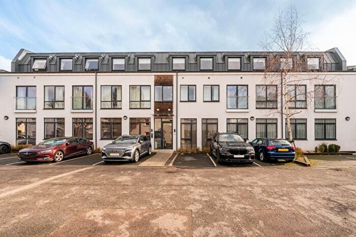 2 Bedroom Flat For Sale In Bardolph Road, Richmond, Surrey, TW9