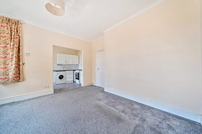 1 Bedroom Flat To Rent In Canadian Avenue London, SE6