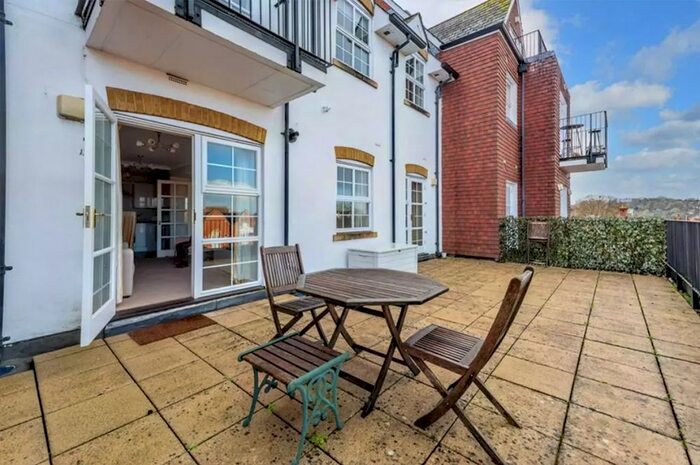 2 Bedroom Flat To Rent In Prospect Court, Sydenham Road, Guildford, GU1