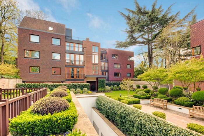 2 Bedroom Apartment To Rent In The Bishops Avenue, Hampstead Garden Suburb, N2