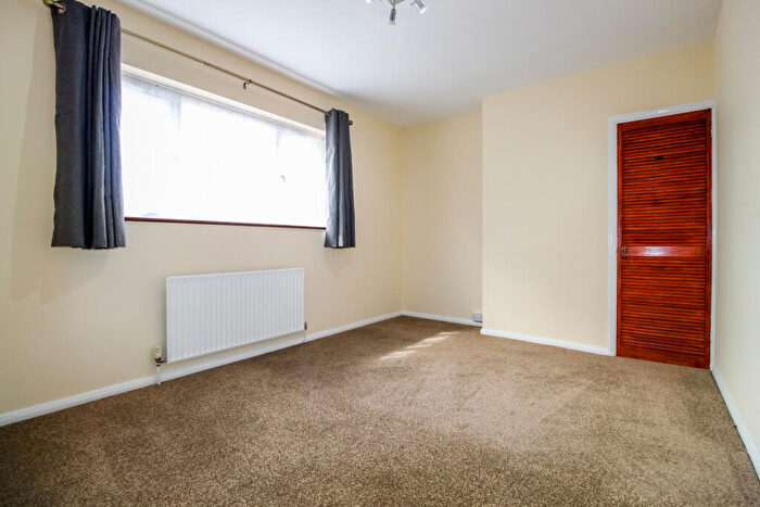 4 Bedroom Terraced House To Rent In Sitwell Grove, Stanmore, HA7